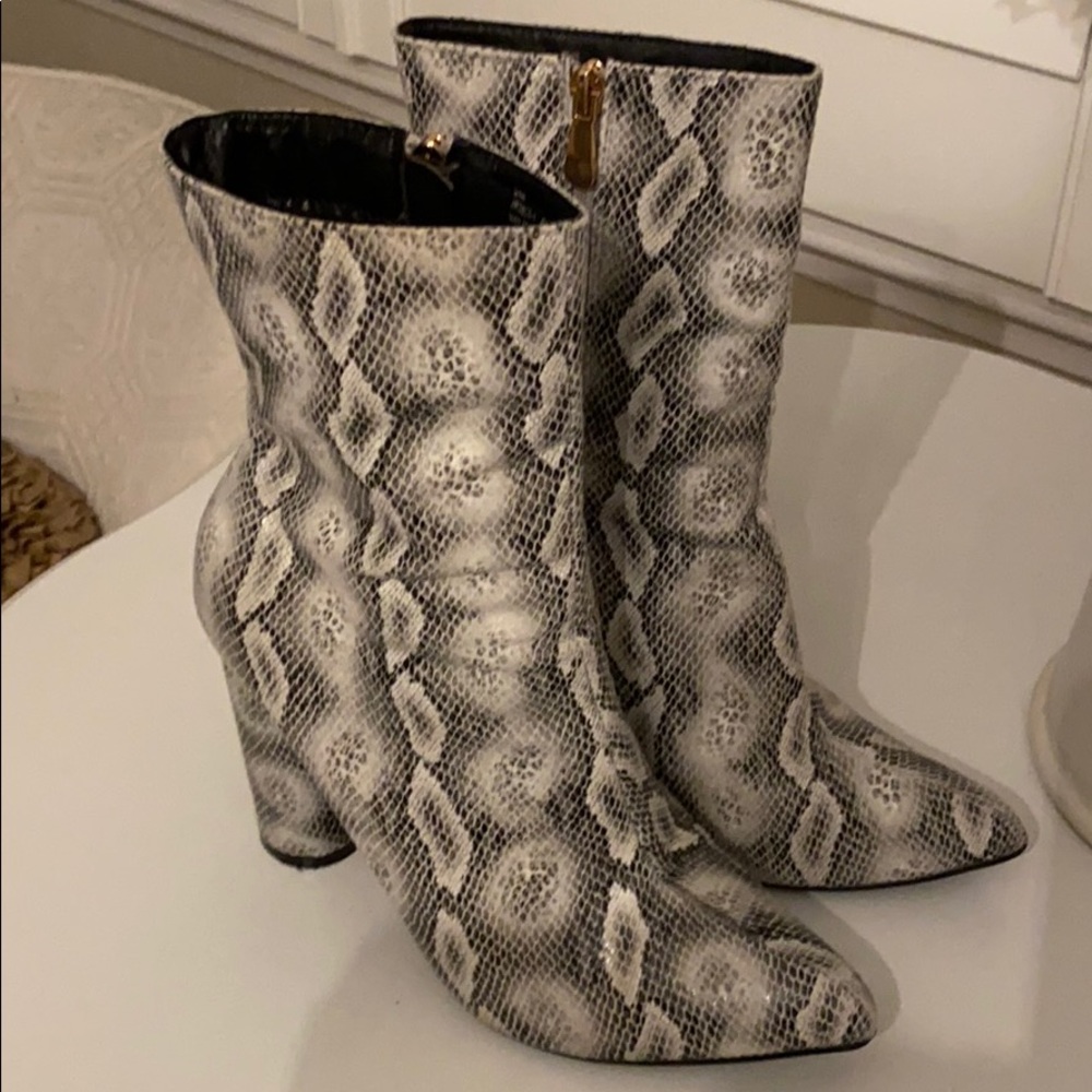 Fashion nova ankle high snakeskin High heel boots